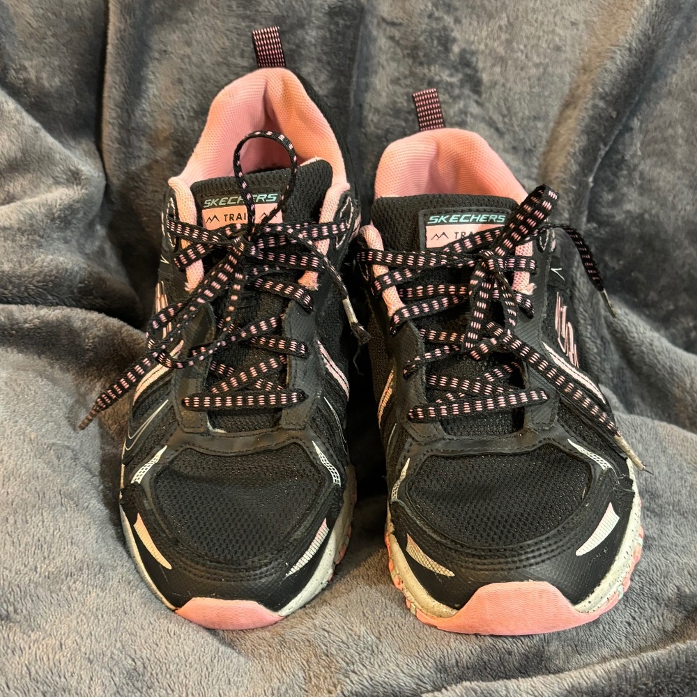Skechers Hillcrest Trail Shoe - EUC! - 7B